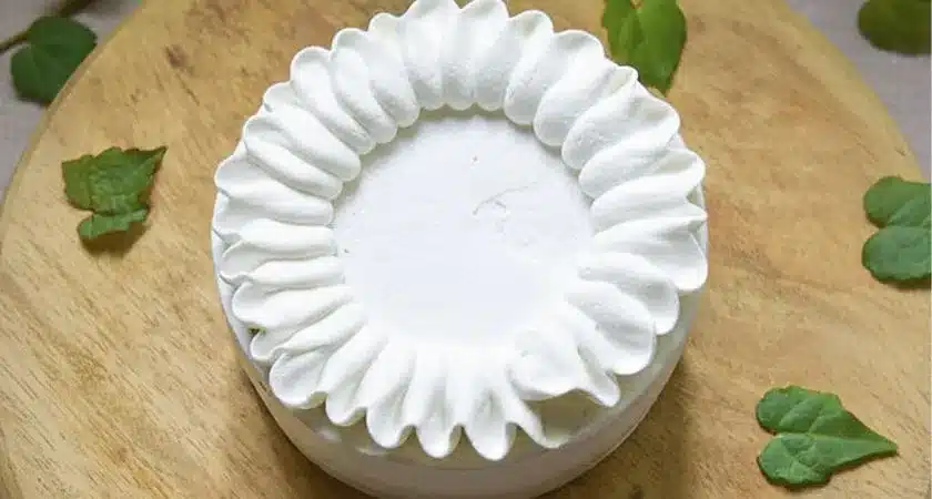 ホワイトシンプルケーキ5号サイズ