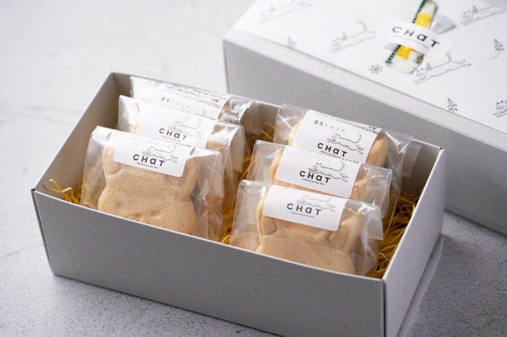 猫の形をしたMaison Chtons（メゾンシャトンズ）のフィナンシェパイ