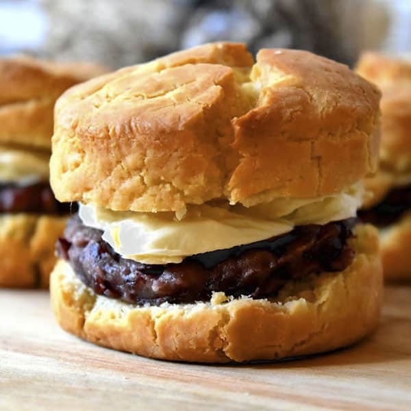 Maison Chatons（メゾンシャトンズ）の餡バタースコーン