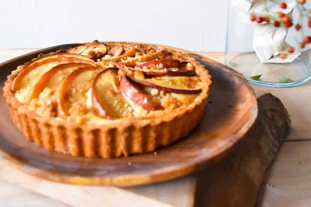 リンゴとラムレーズン、くるみのタルト