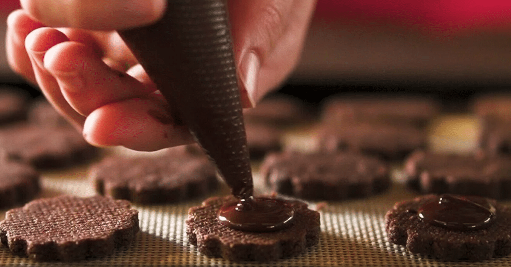 ヴィーガン仕様に作れるチョコサンドクッキー